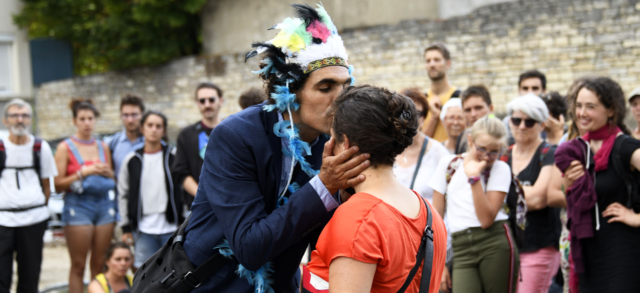 Les acteurs de la compagnie Les Fugaces jouent leur spectacle