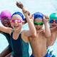 des enfants dans une piscine