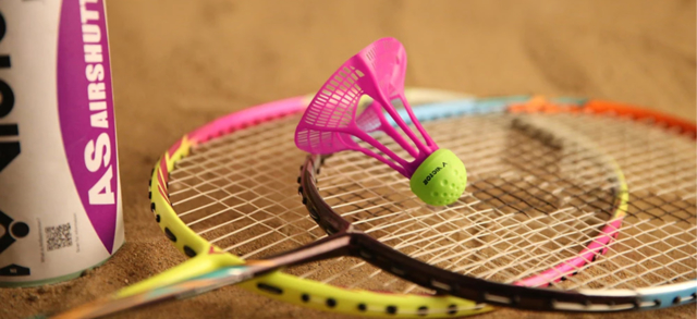 Raquette et volant de air badminton